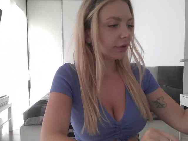Blondie8853 webcam