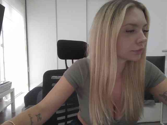 Blondie8853 webcam