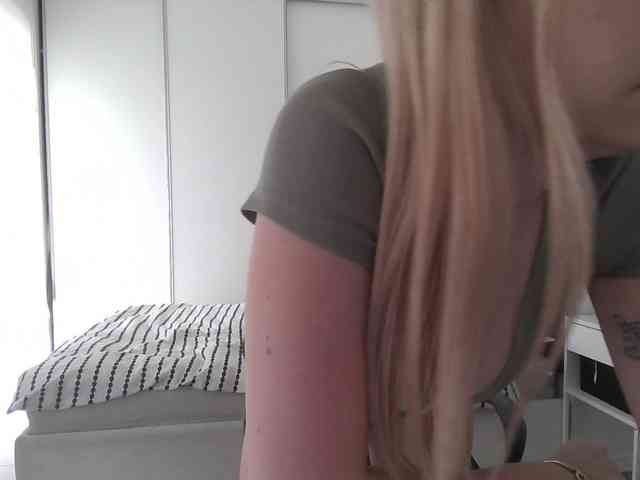 Blondie8853 webcam