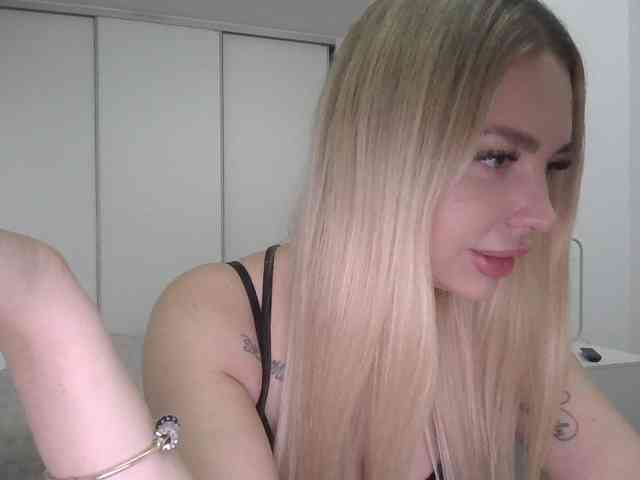 pinkpanther8899 webcam