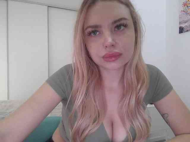 pinkpanther8899 webcam