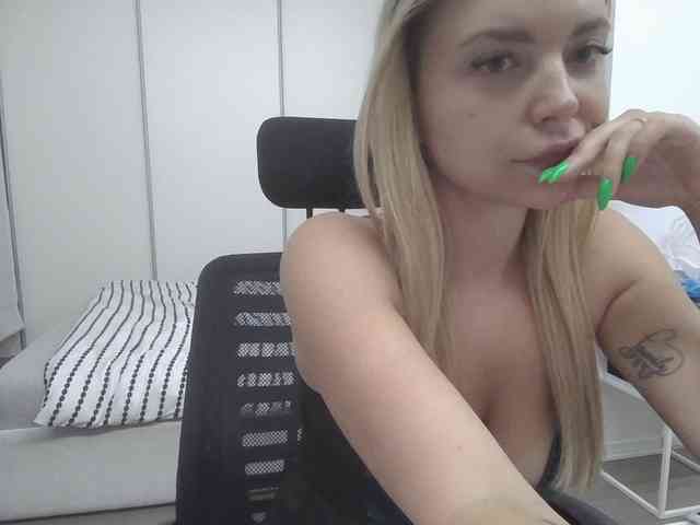 Blondie8853 webcam