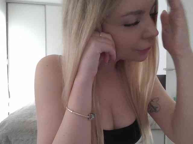 pinkpanther8899 webcam