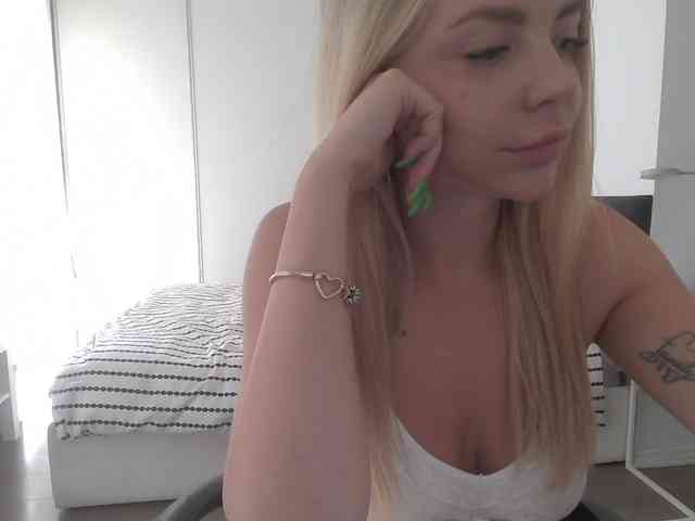 Blondie8853 webcam
