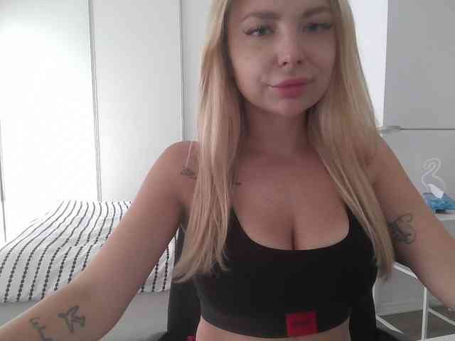 Blondie8853 webcam