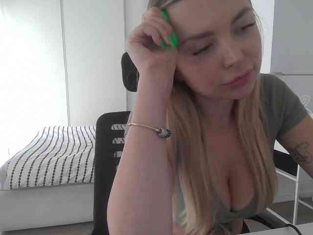 Blondie8853 webcam
