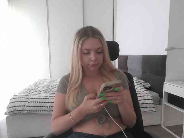 Blondie8853 webcam