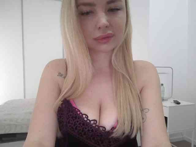 pinkpanther8899 webcam