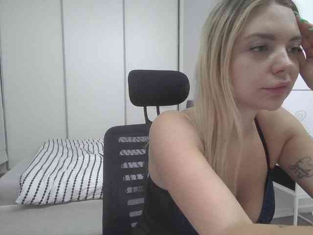 Blondie8853 webcam