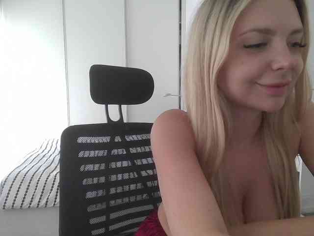 Blondie8853 webcam