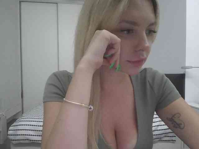 Blondie8853 webcam