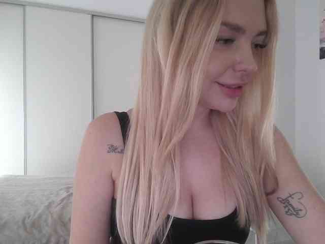 pinkpanther8899 webcam
