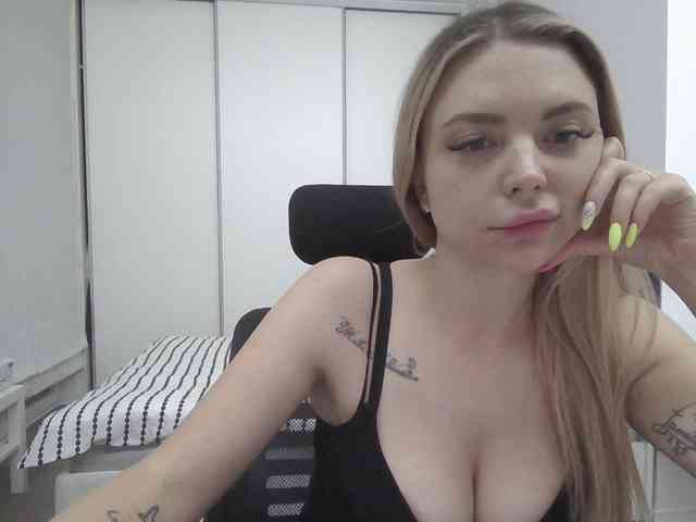 Blondie8853 webcam