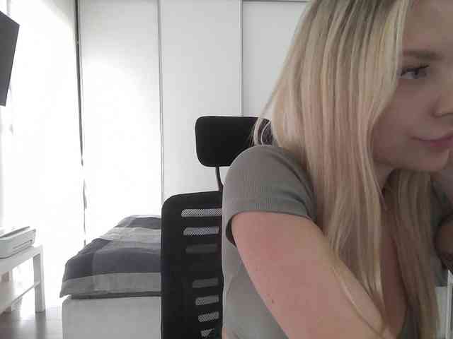 Blondie8853 webcam