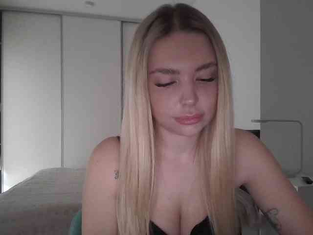 pinkpanther8899 webcam