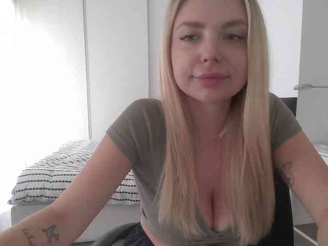 Blondie8853 webcam