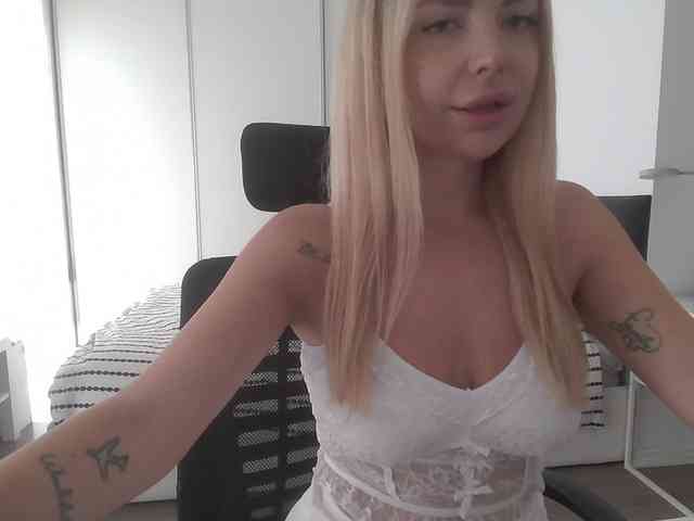 Blondie8853 webcam