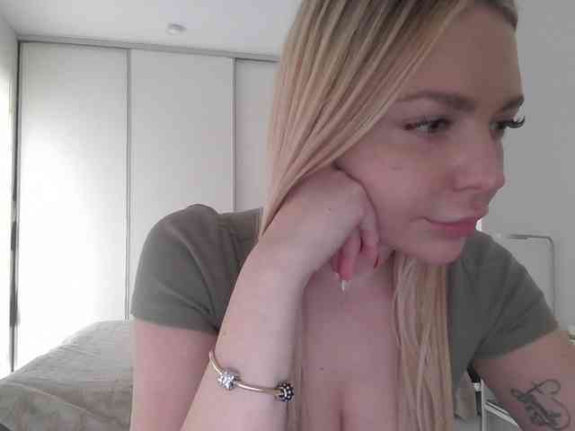 pinkpanther8899 webcam