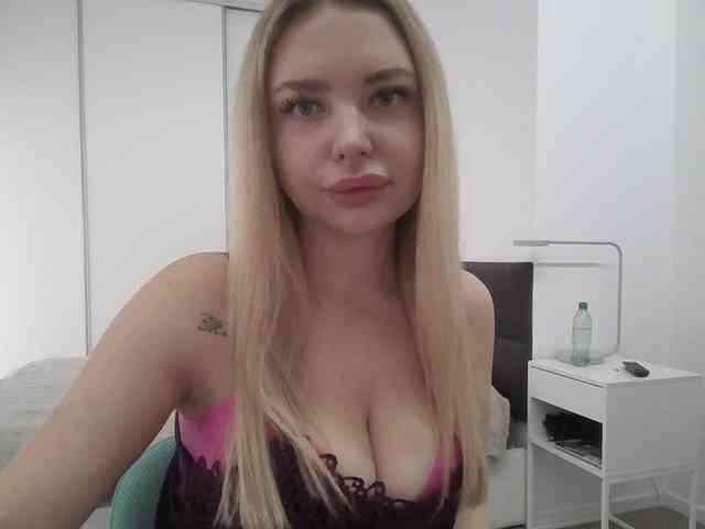 pinkpanther8899 webcam