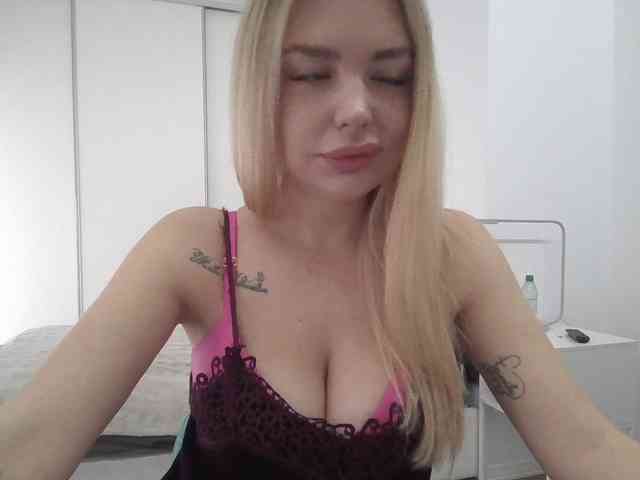 pinkpanther8899 webcam