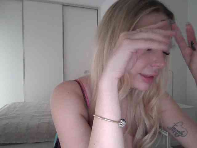 pinkpanther8899 webcam