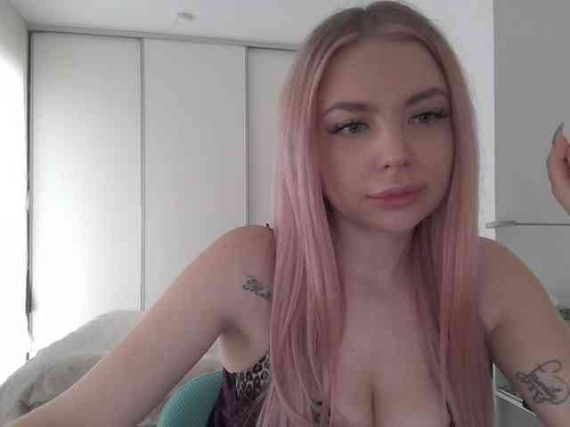 pinkpanther8899 webcam