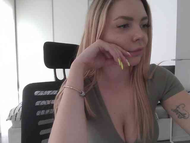 Blondie8853 webcam