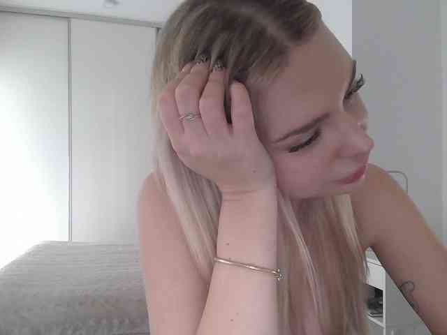 pinkpanther8899 webcam