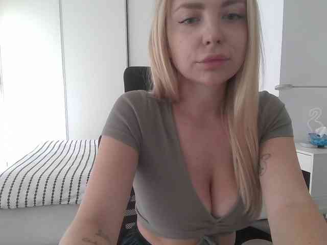 Blondie8853 webcam