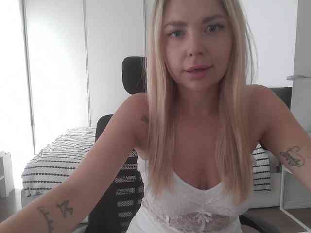 Blondie8853 webcam