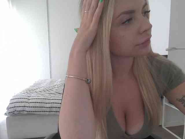 Blondie8853 webcam