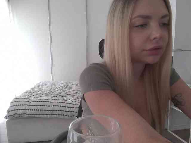 Blondie8853 webcam