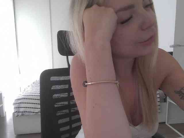 Blondie8853 webcam