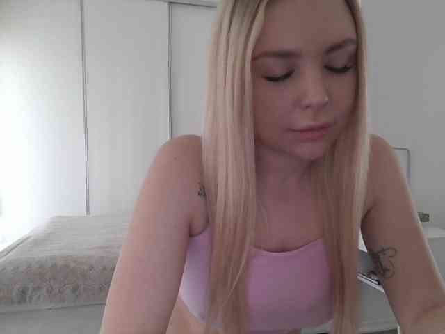 pinkpanther8899 webcam