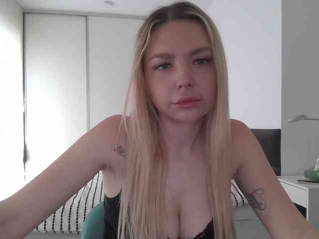 pinkpanther8899 webcam
