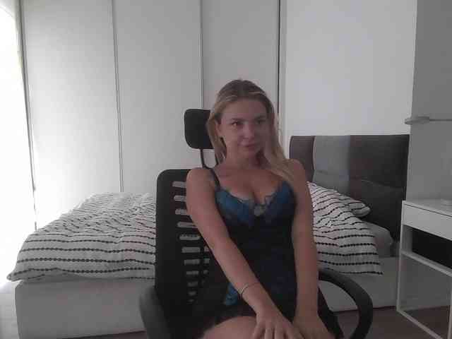 Blondie8853 webcam