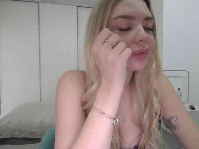pinkpanther8899 webcam