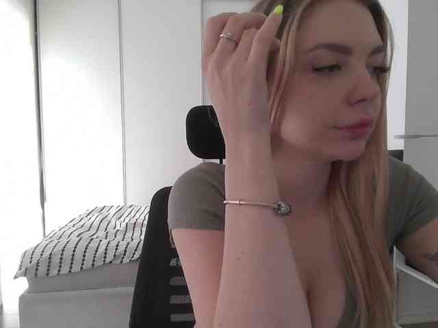 Blondie8853 webcam
