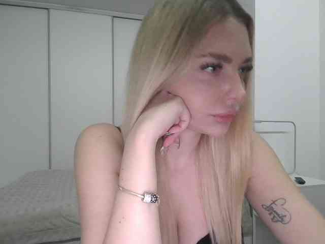 pinkpanther8899 webcam