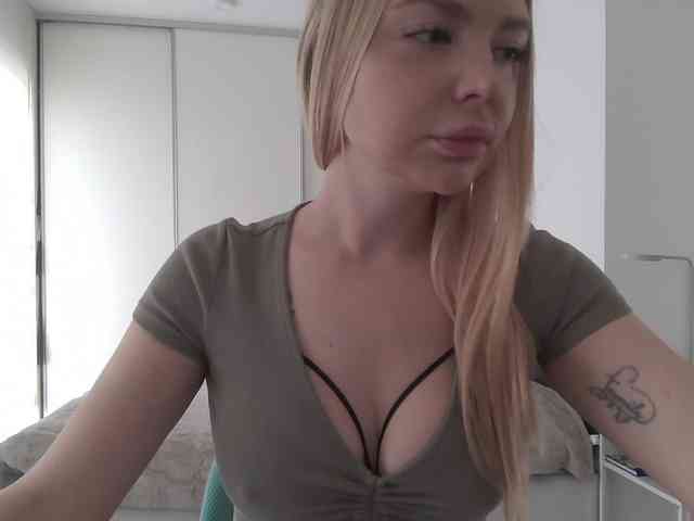 pinkpanther8899 webcam