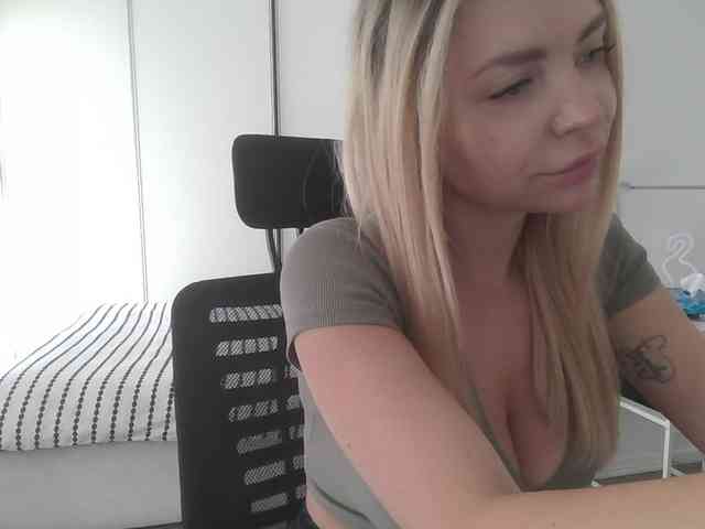 Blondie8853 webcam