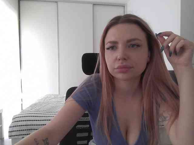 Blondie8853 webcam