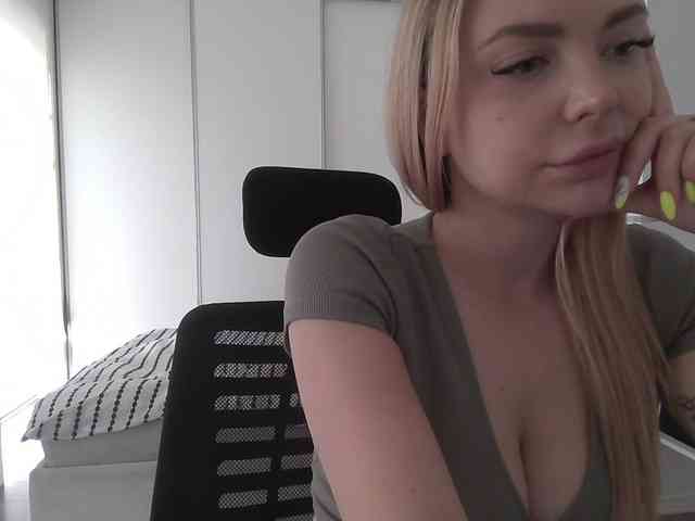 Blondie8853 webcam