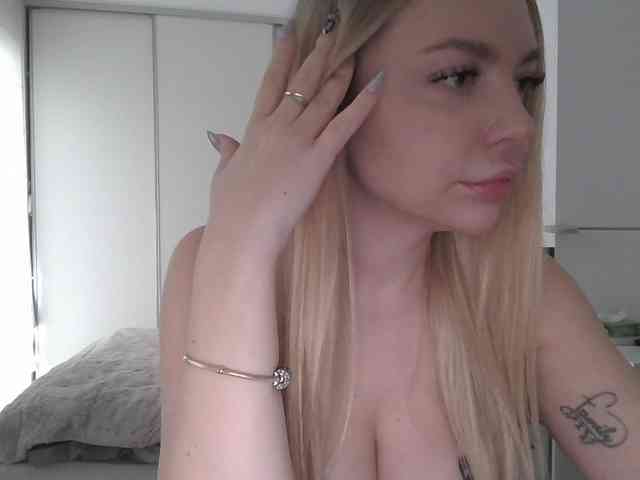 pinkpanther8899 webcam