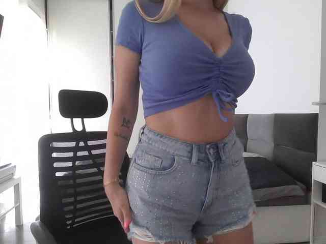 Blondie8853 webcam