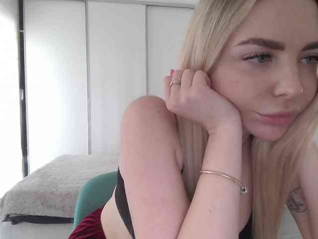 pinkpanther8899 webcam