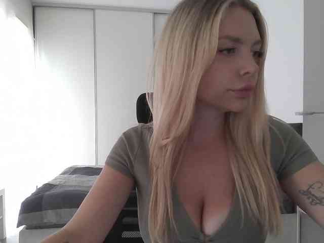 Blondie8853 webcam
