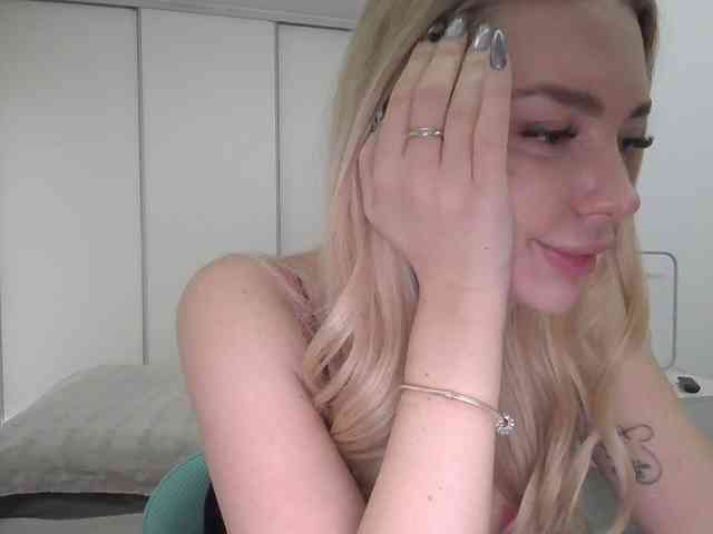 pinkpanther8899 webcam