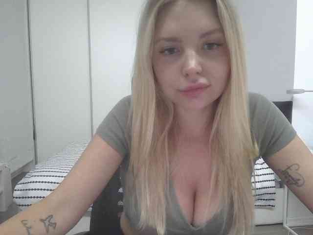 Blondie8853 webcam