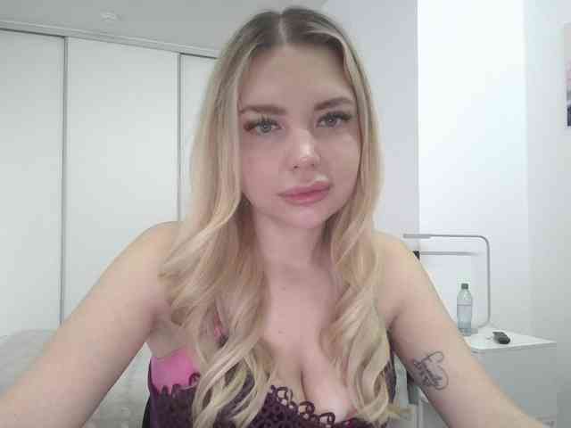 pinkpanther8899 webcam